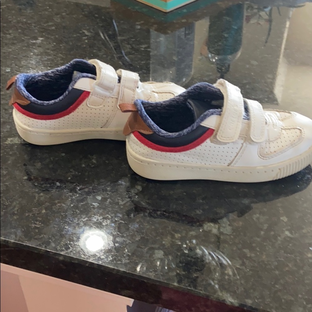 Toddler size 11. Please see pics for flaws